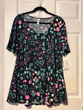 LuLaRoe Perfect Tee Short Sleeve Tunic with Geometric Floral Print